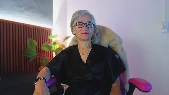 Snapshot of miss_monserrate01 chatting on 02.09.26 miss monserrate01 online show from 02.09.26