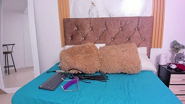 Snapshot of Candyfox2606 chatting on 02.08.26 Candyfox2606 online show from 02.08.26