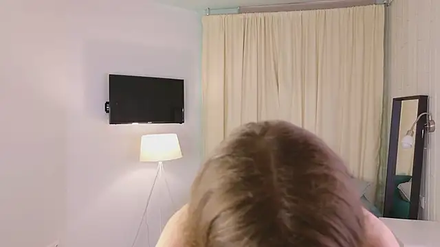 Snapshot of Bubble_Chloe chatting on 02.04.26 Bubble Chloe online show from 02.04.26