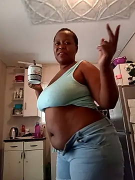 Snapshot of lah17 chatting on 02.25.26 lah17 online show from 02.25.26