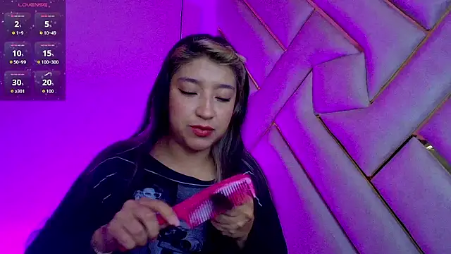 Snapshot of Dahiana_Dmour_ chatting on 02.20.26 Dahiana Dmour online show from 02.20.26