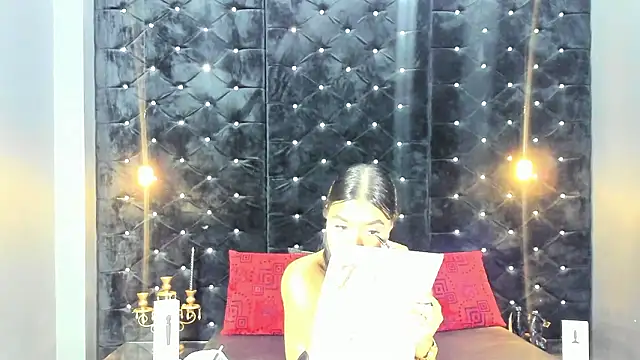 Snapshot of MiaWolton chatting on 02.02.26 MiaWolton online show from 02.02.26