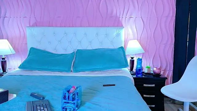 Mia Cherry   online show from 03.31.26