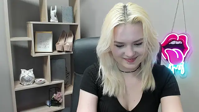 SweetLilyxo online show from 02.25.26