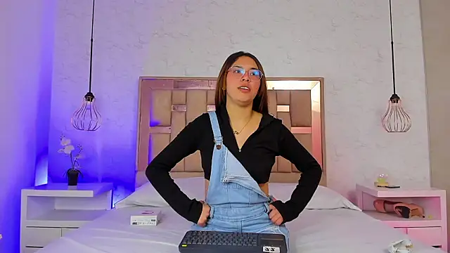 ChloeSteele online show from 02.10.26