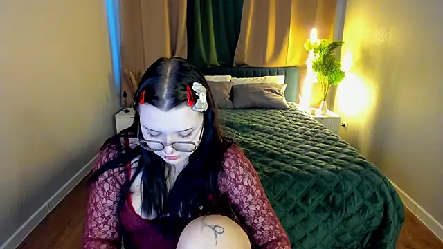 Kira G0ld online show from 03.12.26