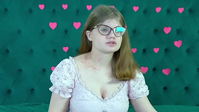 Snapshot of ChloeHalses chatting on 02.13.26 ChloeHalses online show from 02.13.26