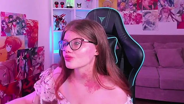 ChloeHalses online show from 04.03.26