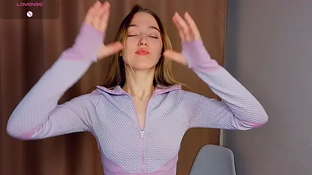 Snapshot of SupakuChan chatting on 02.28.26 SupakuChan online show from 02.28.26