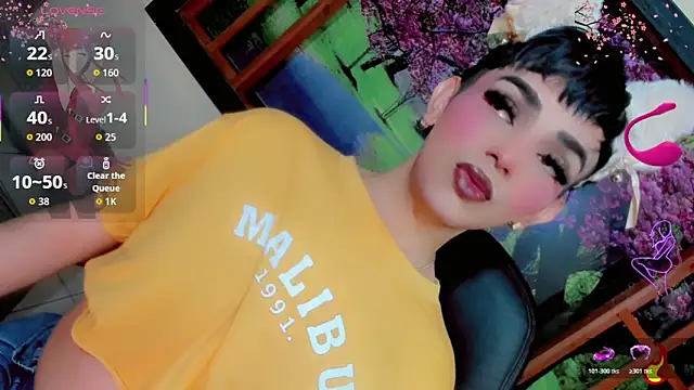 Snapshot of Maddye_Fox chatting on 04.22.26 Maddye Fox online show from 04.22.26