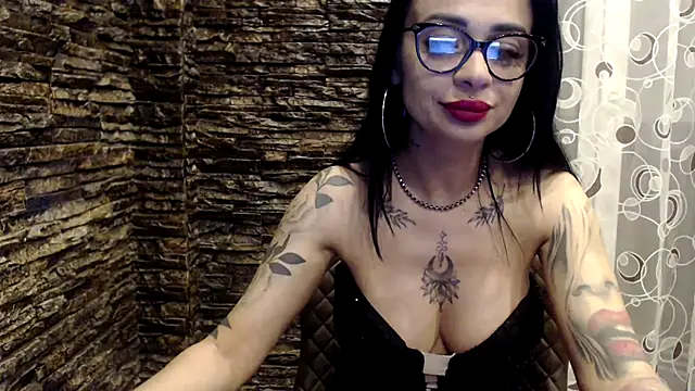 BrianaBloom online show from 04.12.26