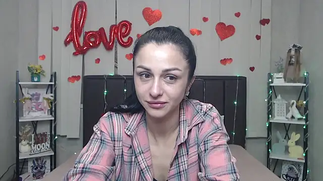 Snapshot of EvaClarkk chatting on 04.16.26 EvaClarkk online show from 04.16.26