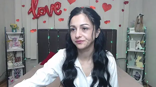 Snapshot of EvaClarkk chatting on 04.19.26 EvaClarkk online show from 04.19.26