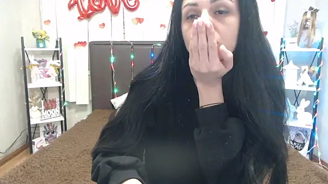 Snapshot of EvaClarkk chatting on 04.24.26 EvaClarkk online show from 04.24.26