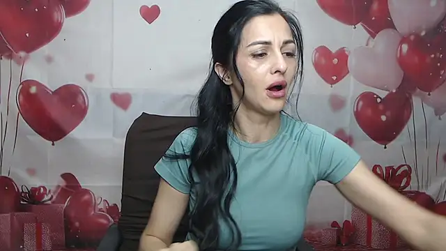 Snapshot of EvaClarkk chatting on 05.27.26 EvaClarkk online show from 05.27.26