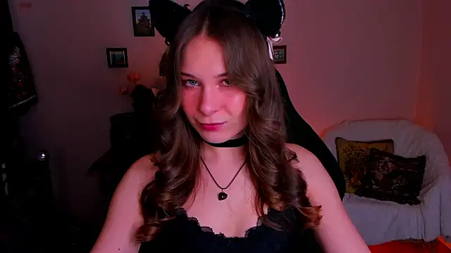 Snapshot of LanaLovely chatting on 04.30.26 LanaLovely online show from 04.30.26