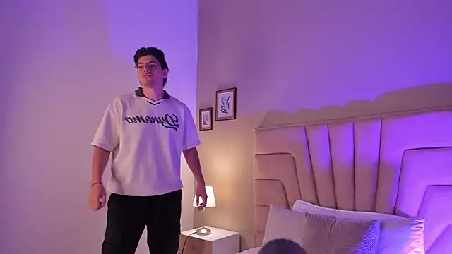 Snapshot of Axel_Creed chatting on 02.11.26 Axel Creed online show from 02.11.26