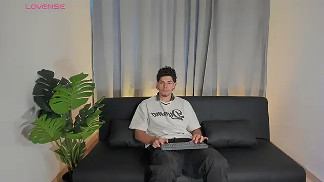 Snapshot of Axel_Creed chatting on 02.28.26 Axel Creed online show from 02.28.26