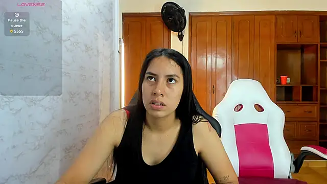 Emily and Soffy online show from 03.10.26