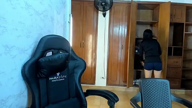 Emily and Soffy online show from 03.13.26