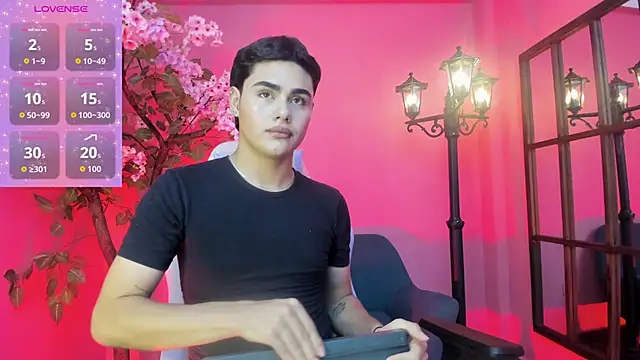 Snapshot of FemNoa chatting on 02.11.26 FemNoa online show from 02.11.26