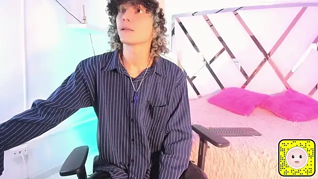 Snapshot of thanier_18 chatting on 07.23.26 thanier 18 online show from 07.23.26