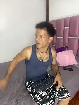 Snapshot of MaxyRyan chatting on 02.20.26 MaxyRyan online show from 02.20.26