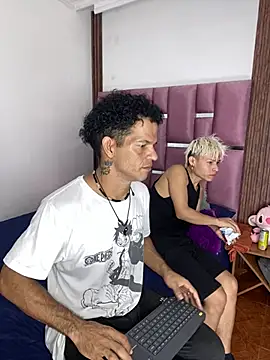 Snapshot of MaxyRyan chatting on 02.26.26 MaxyRyan online show from 02.26.26