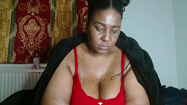 Snapshot of CurvySashia chatting on 04.03.26 CurvySashia online show from 04.03.26