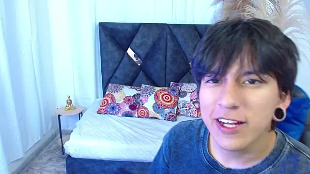 Snapshot of nikoo_18 chatting on 02.24.26 nikoo 18 online show from 02.24.26