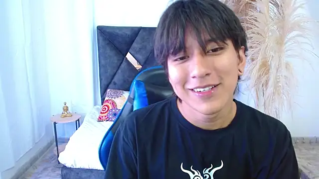 Snapshot of nikoo_18 chatting on 02.26.26 nikoo 18 online show from 02.26.26