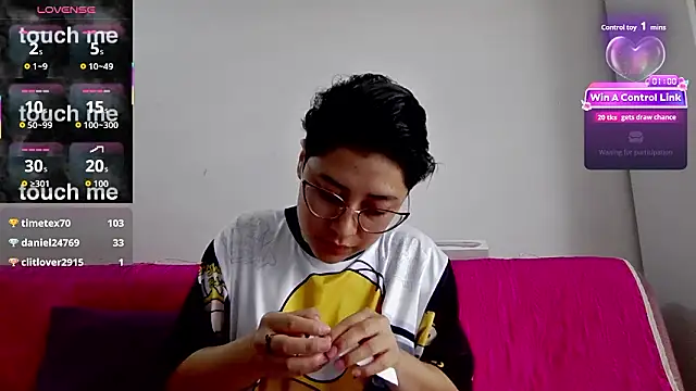 Snapshot of Juliexxxxtasy chatting on 02.13.26 Juliexxxxtasy online show from 02.13.26