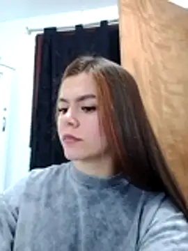 Snapshot of EmiNavarro chatting on 07.07.26 EmiNavarro online show from 07.07.26