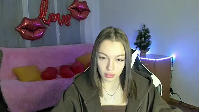 Snapshot of CandyGyrl chatting on 02.13.26 CandyGyrl online show from 02.13.26