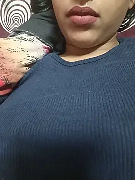 Snapshot of komalsharma99 chatting on 05.21.26 komalsharma99 online show from 05.21.26