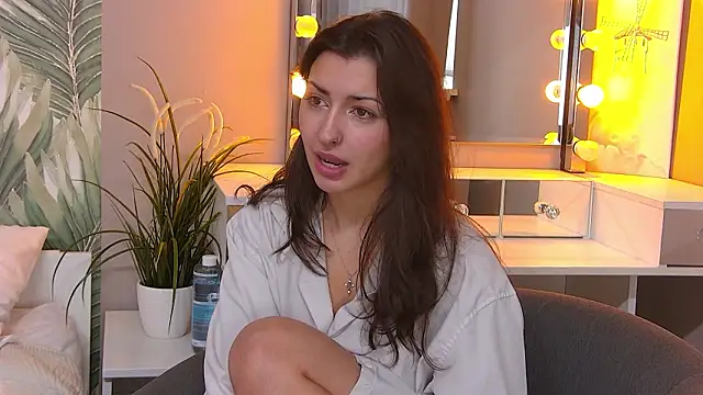 Snapshot of AngelaCox chatting on 02.24.26 AngelaCox online show from 02.24.26