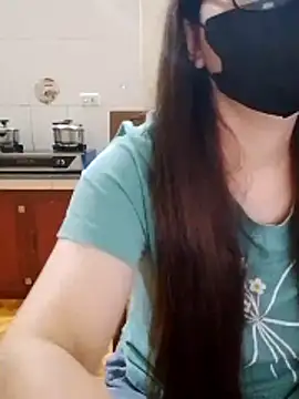 LiilyZi online show from 04.21.26