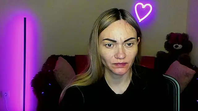 Snapshot of BlondMikey22 chatting on 04.18.26 BlondMikey22 online show from 04.18.26