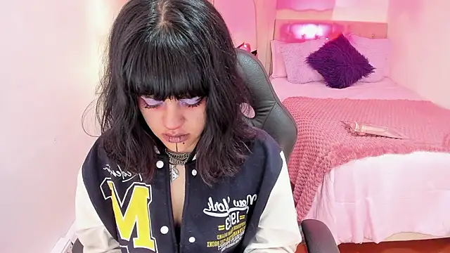 Snapshot of Nahemot_sadish chatting on 02.27.26 Nahemot sadish online show from 02.27.26