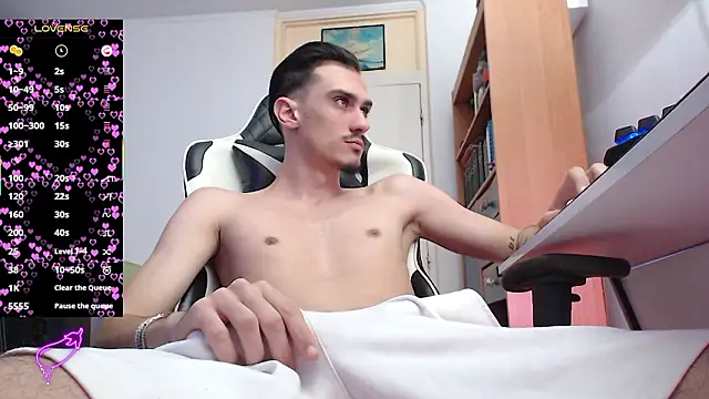 Snapshot of silasluxor chatting on 02.10.26 silasluxor online show from 02.10.26