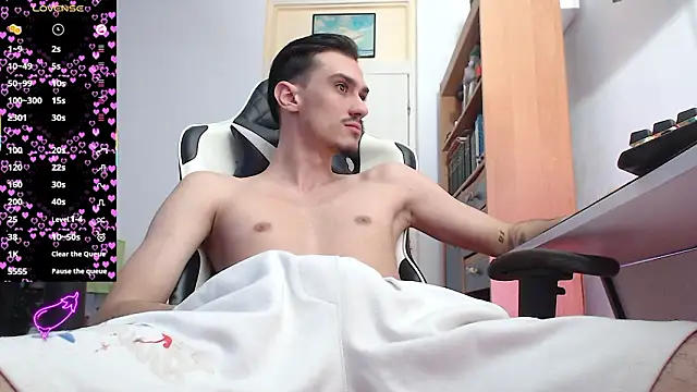 Snapshot of silasluxor chatting on 02.16.26 silasluxor online show from 02.16.26