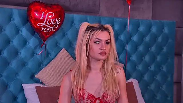 Snapshot of NayaBliss chatting on 02.13.26 NayaBliss online show from 02.13.26