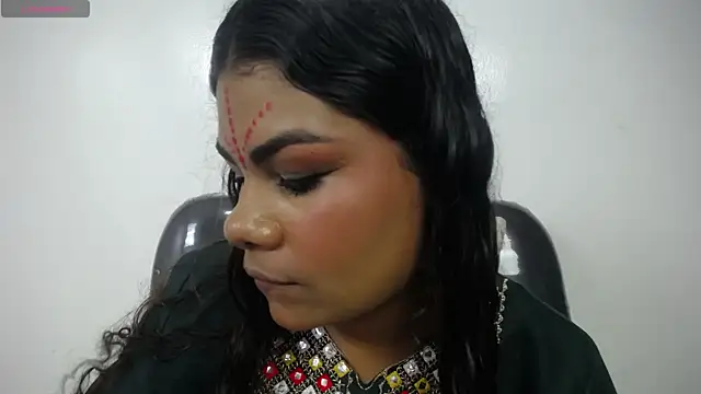 yaazhinii online show from 05.23.26
