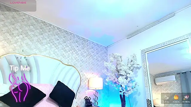 Snapshot of YazminJenner chatting on 05.23.26 YazminJenner online show from 05.23.26
