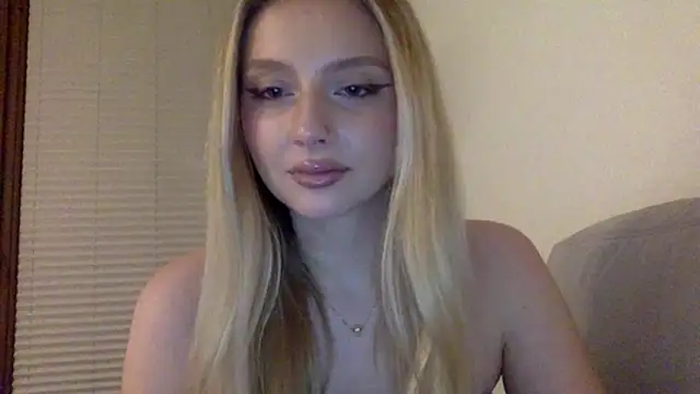 Snapshot of MayaWetDream chatting on 03.02.26 MayaWetDream online show from 03.02.26