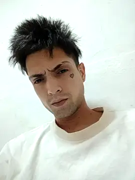 Snapshot of CubanoxxxSex chatting on 02.14.26 CubanoxxxSex online show from 02.14.26