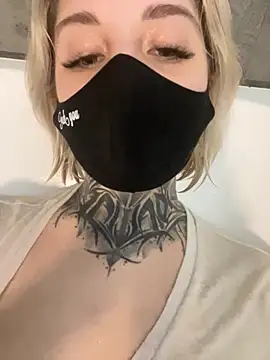 Snapshot of AllisonXAlfred chatting on 02.08.26 AllisonXAlfred online show from 02.08.26