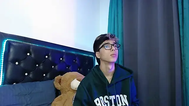 Snapshot of gabriel_x18 chatting on 02.15.26 gabriel x18 online show from 02.15.26