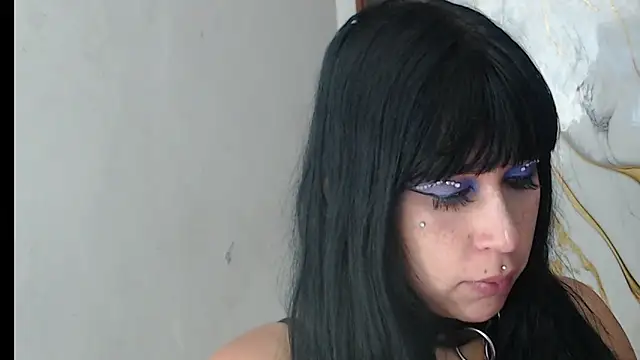 Snapshot of valen_ros chatting on 04.28.26 valen ros online show from 04.28.26