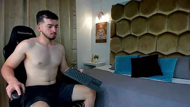 Logan Wolf-js online show from 04.05.26
